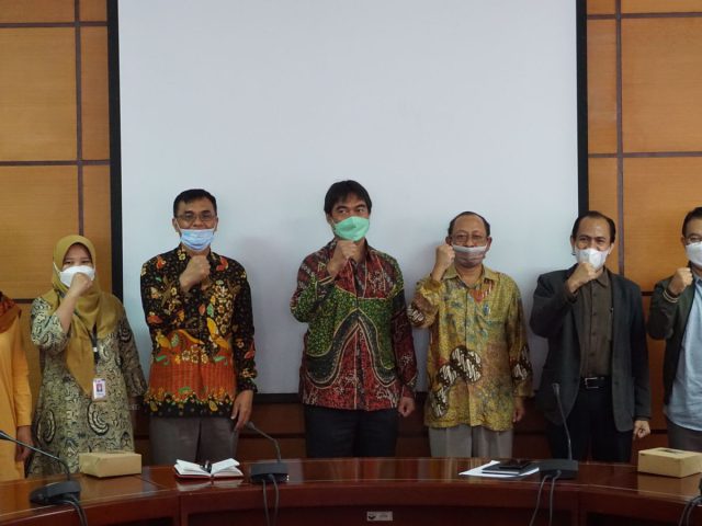 Wakil Rektor Bidang Akademik Beserta Tim Humas dan Kerjasama UNTIDAR Kunjungi ULT UPI Bandung