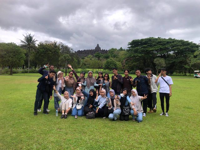 Mahasiswa Inbound PMM2 Universitas Tidar Kunjungi Candi Borobudur