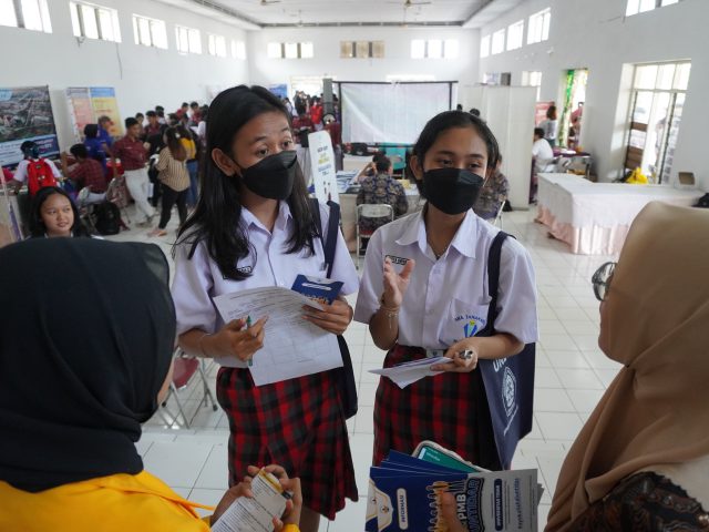 UNTIDAR berpartisipasi dalam Edu Fair SMA Tarakanita Magelang