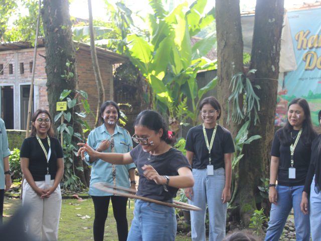 Mahasiswa PMM 4 Inbound Untidar Belajar Nilai-Nilai Budaya di Kampoeng Dolanan Nusantara Borobudur